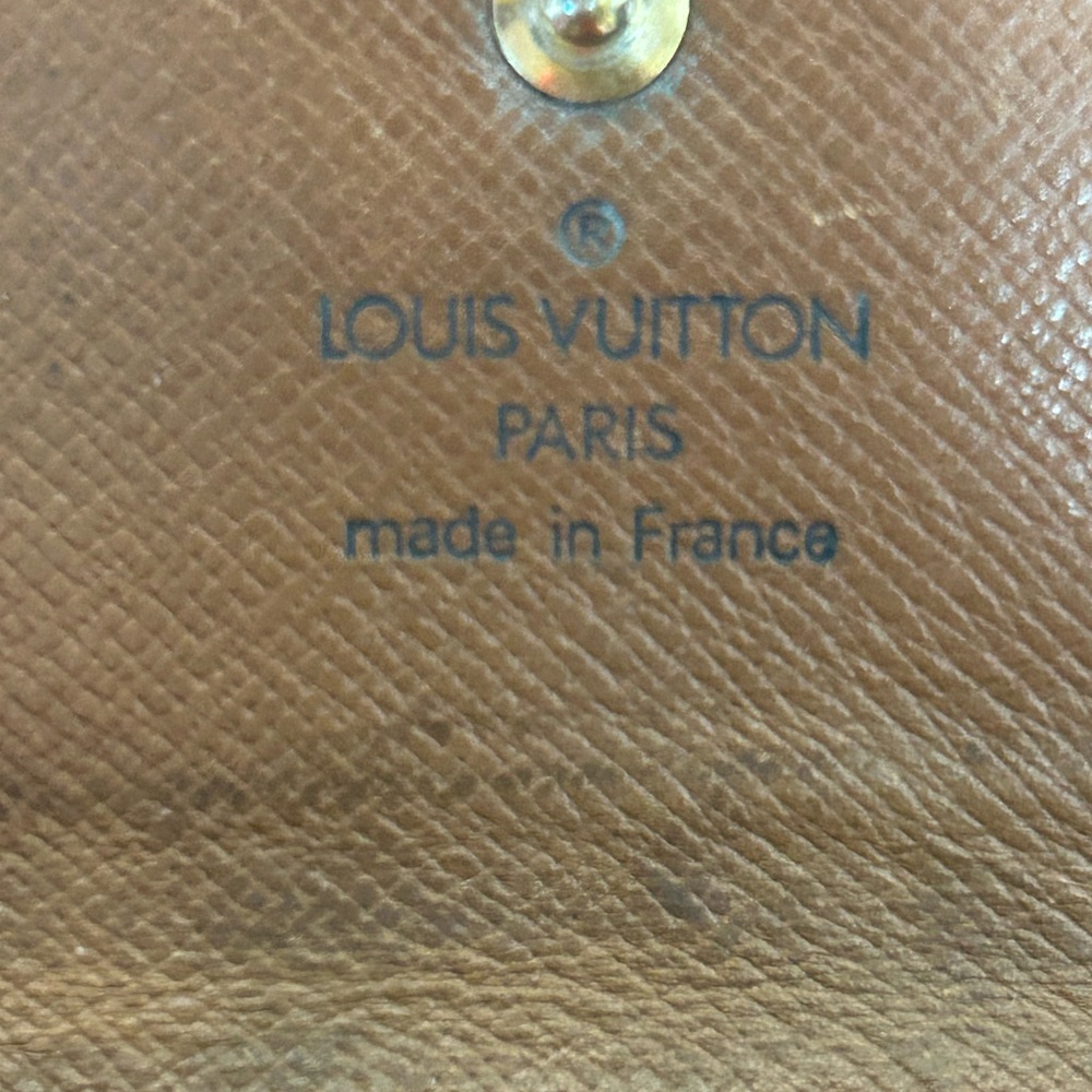 Louis Vuitton Brown and Gold Monogram Trifold Key Holder Approx. 4 x 2 - Picture 4 of 7